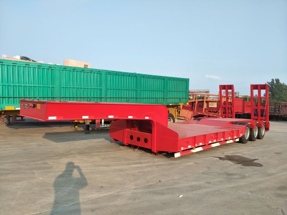 低平板半挂车